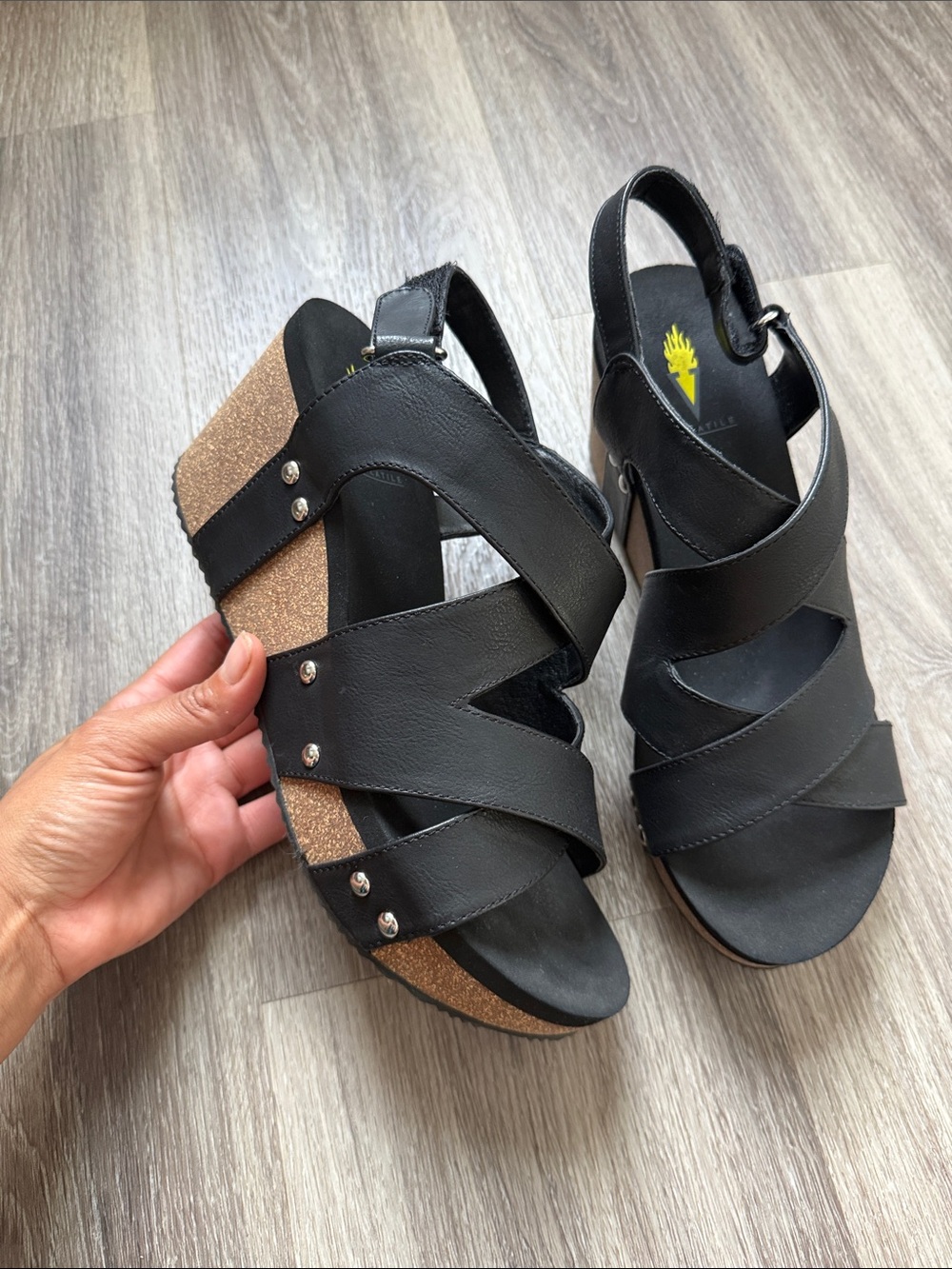 Volatile Wedge Sandals in Black Size 9 Crisscross Strap Slingback Summer Shoes